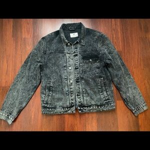 ✨Men’s Dark Wash Denim Jean Jacket✨